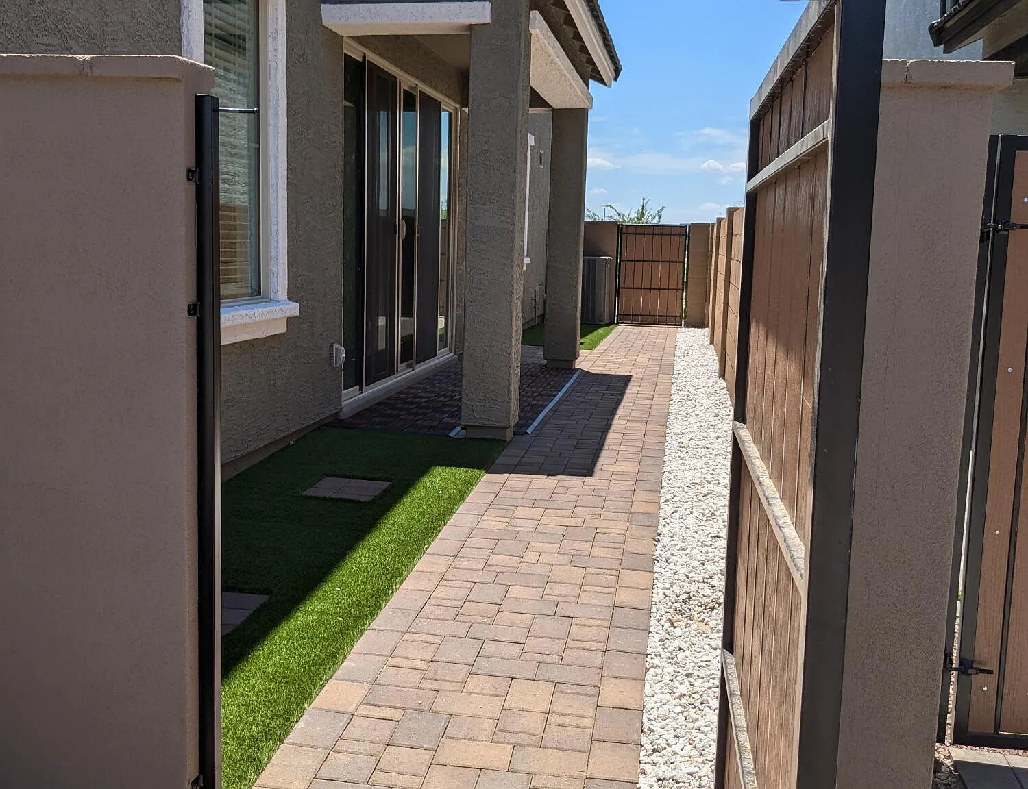 3 bed, 2.5 bath, 2567 sqft, $3,200 — Photo 3