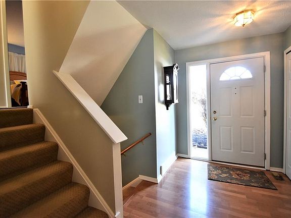 5th image of 26347 Redwood Dr