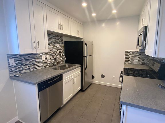 2nd image of 655 Westminster Ave