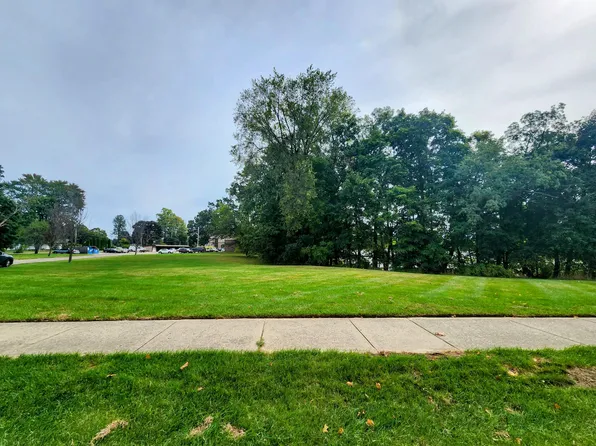 Frakes St, Vicksburg, MI 49097