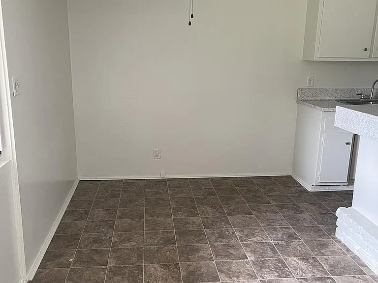 1111-15 W Fay Ln #1115-1 — Photo 6