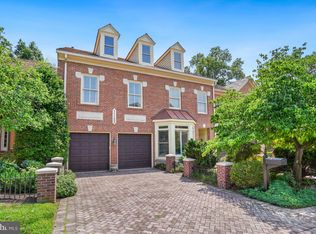 11123 Potomac Crest Dr, Rockville, MD 20854