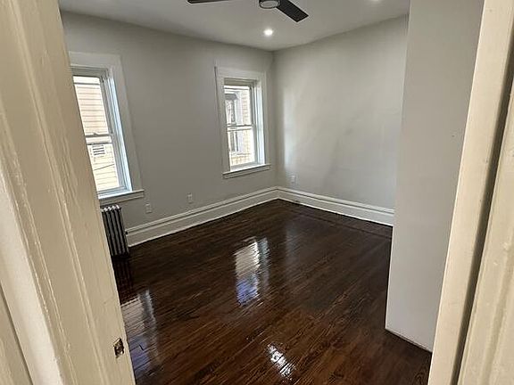 4th image of 115 N 5th Ave APT 2