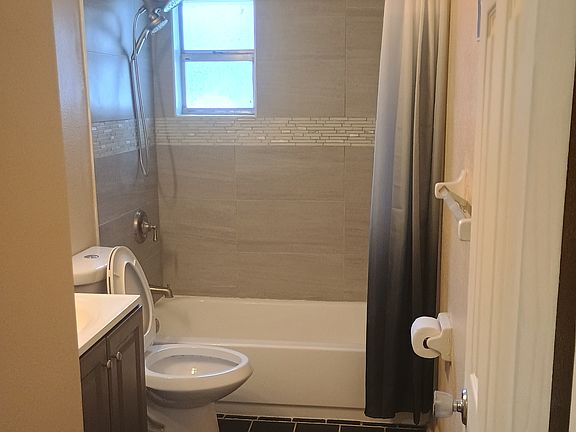 3rd image of 5148 Edwina St