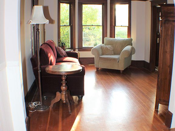 5th image of 6714 Earl Ave NW