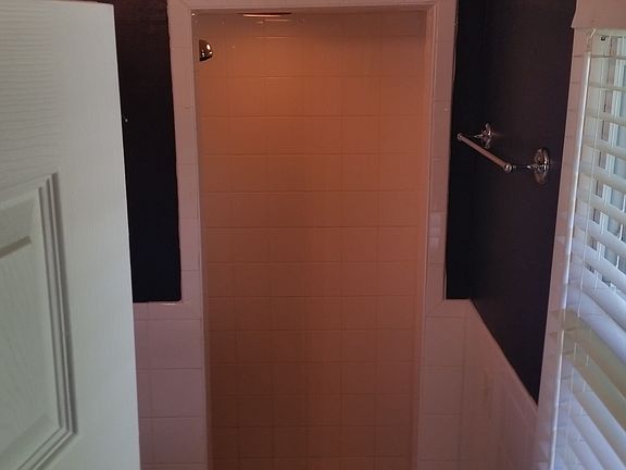 Walk In Tile Shower 