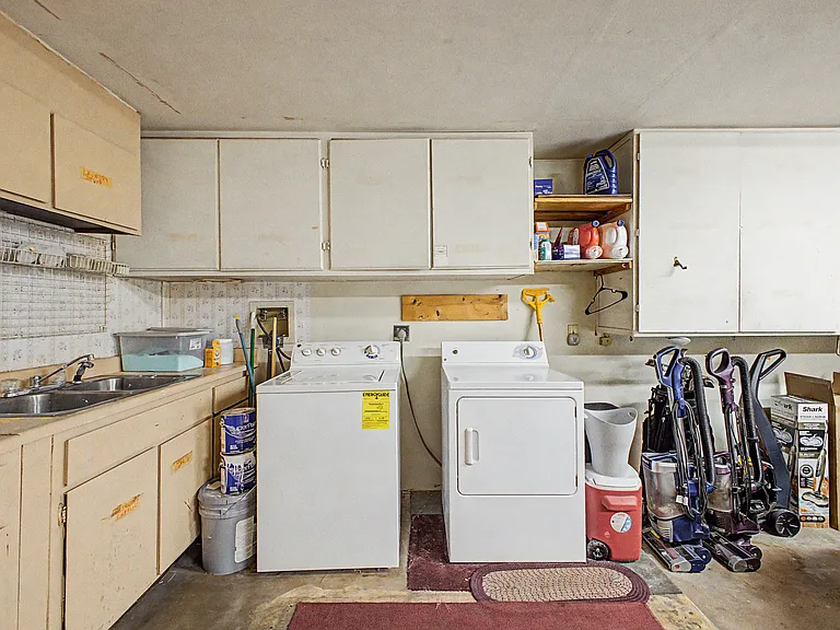 13832 N 17th Ave — Photo 31