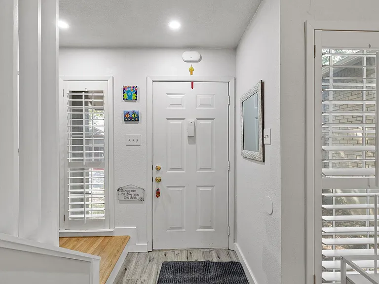 1015 E Yager Ln #115 — Photo 28