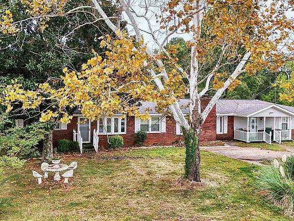 3rd image of 70 Snowmill Rd