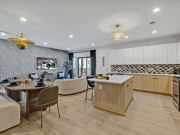 2nd image of 635 7th Ave S #405