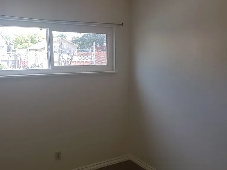 940 Ohio St — Photo 14