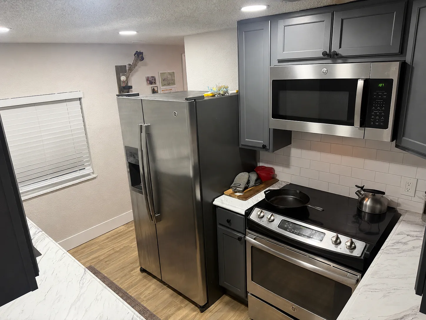 3 bed, 640 sqft, $1,650 — Photo 2