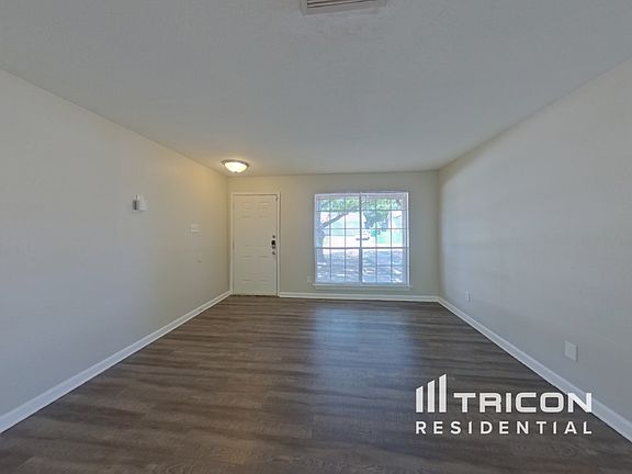3rd image of 620 Wallace Dr