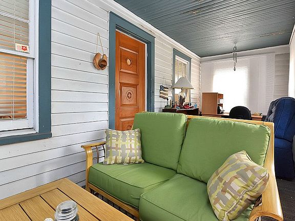 3rd image of 479 Abington Ave