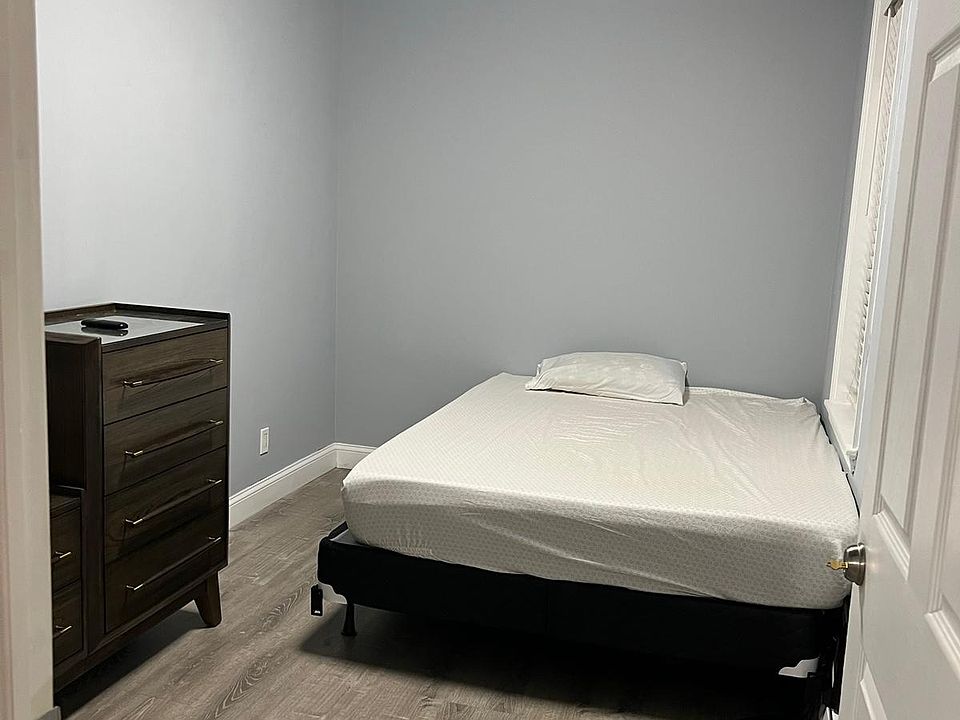 2nd image of 1615 Crosby Ave #0