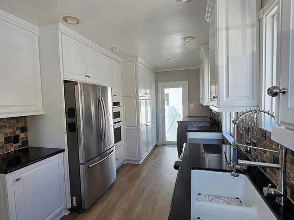 5th image of 8109 Holy Cross Pl