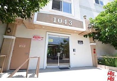 2nd image of 1043 S Kenmore Ave Unit 405