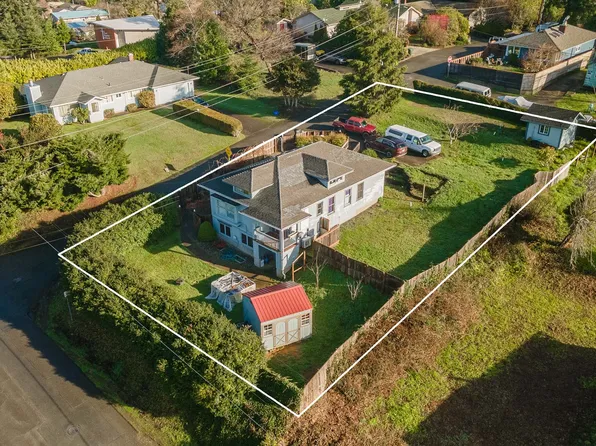 1220 S 10th St, Coos Bay, OR 97420