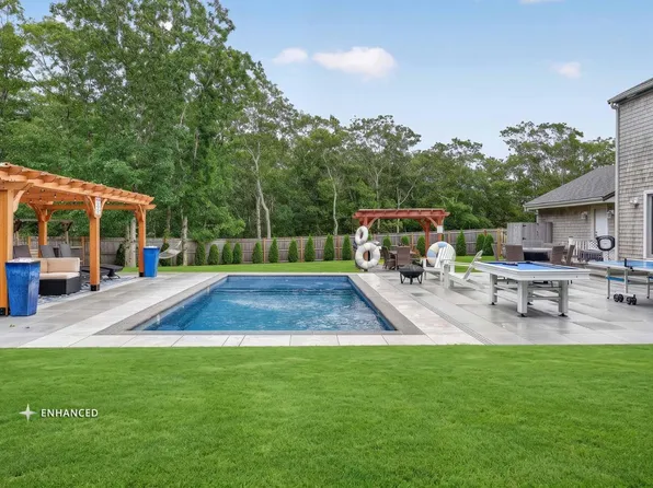 105 Whalers Walk, Edgartown, MA 02539