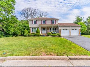 12 Pembrook Ct, Somerset, NJ