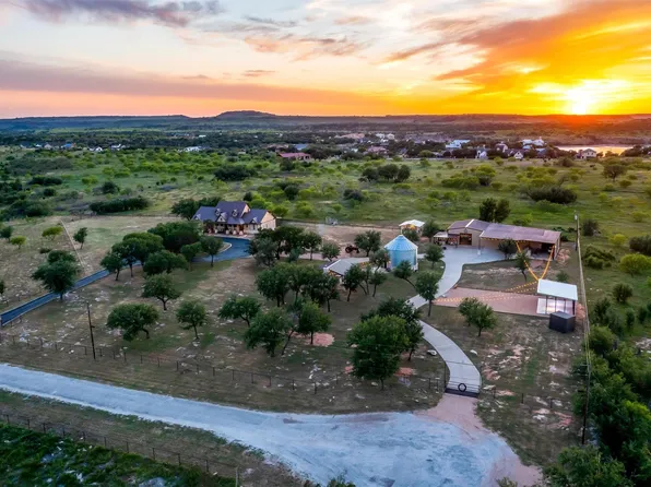 1083 Antler Dr, Strawn, TX 76475