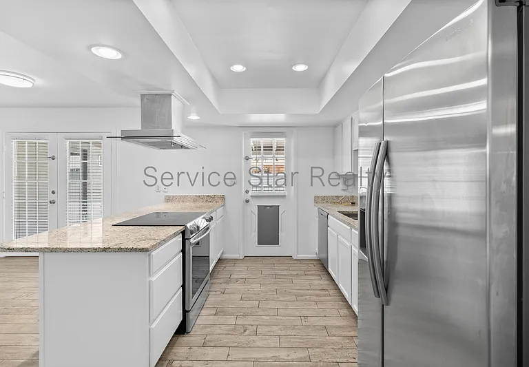 923 E Wesleyan Dr — Photo 10