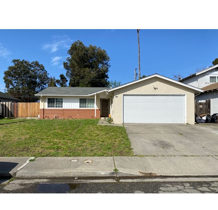 1st image of 115 Falcon Dr