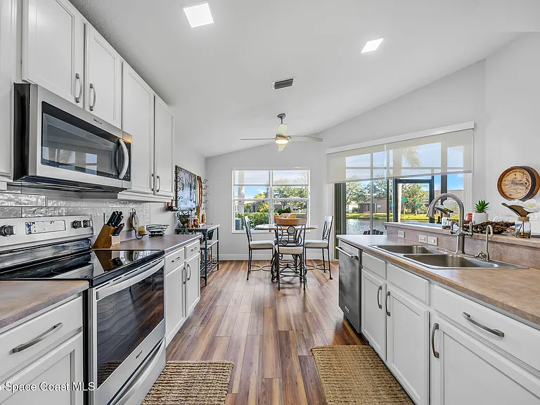 1785 Ficus Point Dr — Photo 10