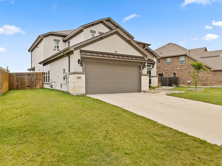 20512 Christie Marie Ln — Photo 2