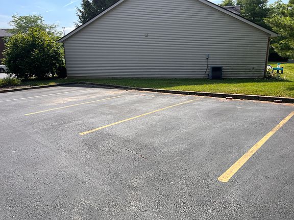 3rd image of 140 Northridge Dr Unit 3