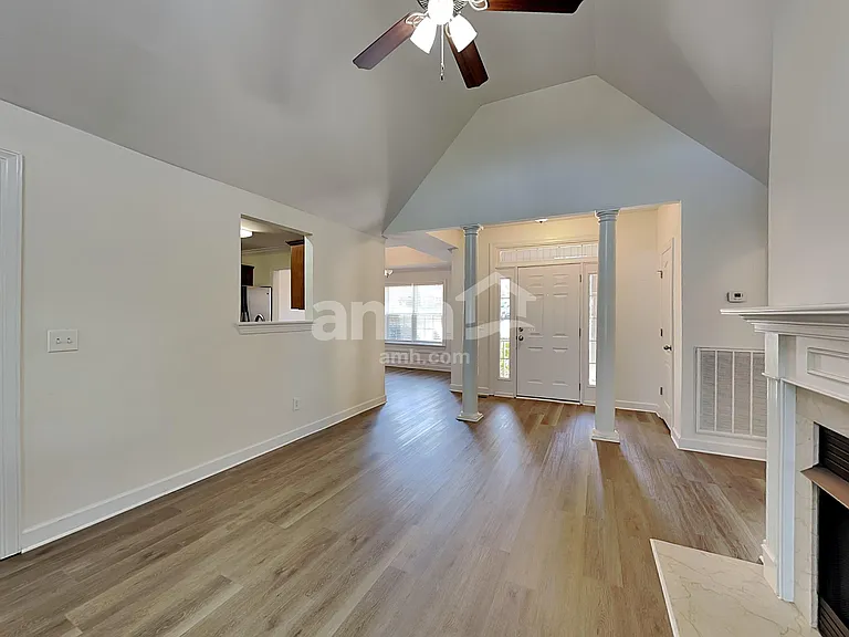560 Summit Way — Photo 7