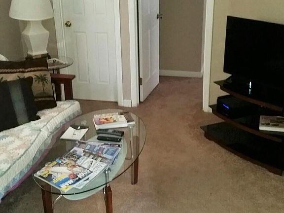 5th image of 230 Bermuda St APT D