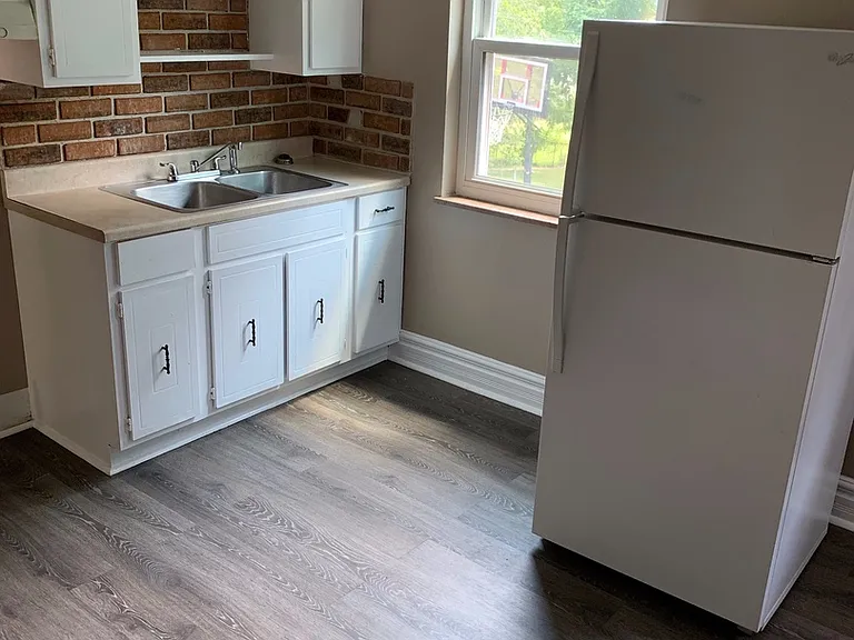 2180 Townhill Dr — Photo 30