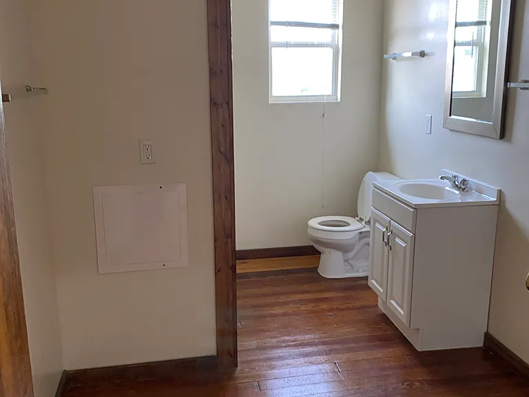 2333 Victor St — Photo 14