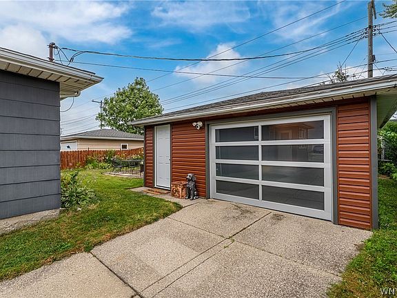 5th image of 21 Caroline Ln
