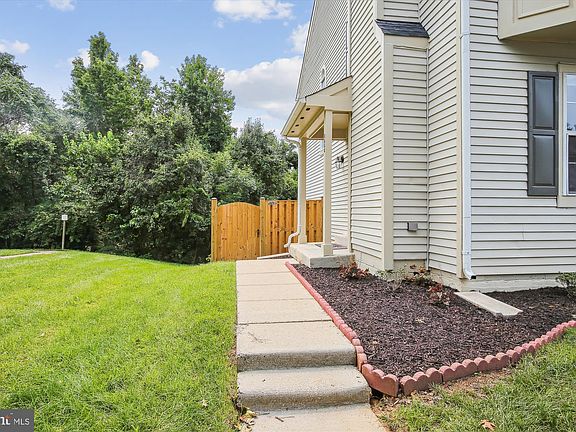 3rd image of 8668 Venoy Ct