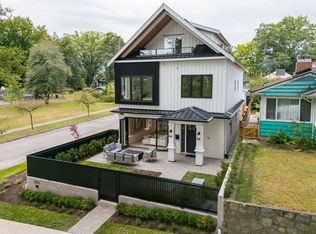 2307 E 3rd Ave, Vancouver, BC V6K 1L6