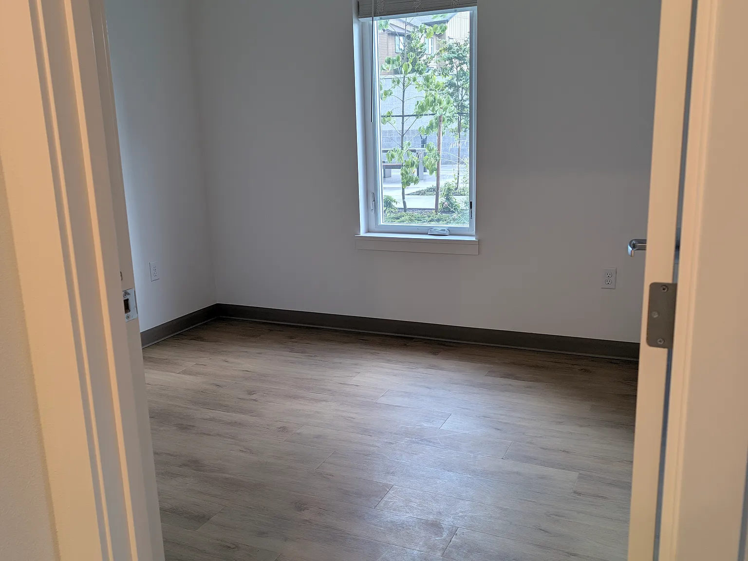 2 bed, 887 sqft, $1,499 — Photo 4