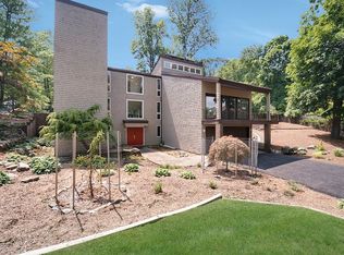 1 Glen Ct, Pompton Lakes, NJ 07442