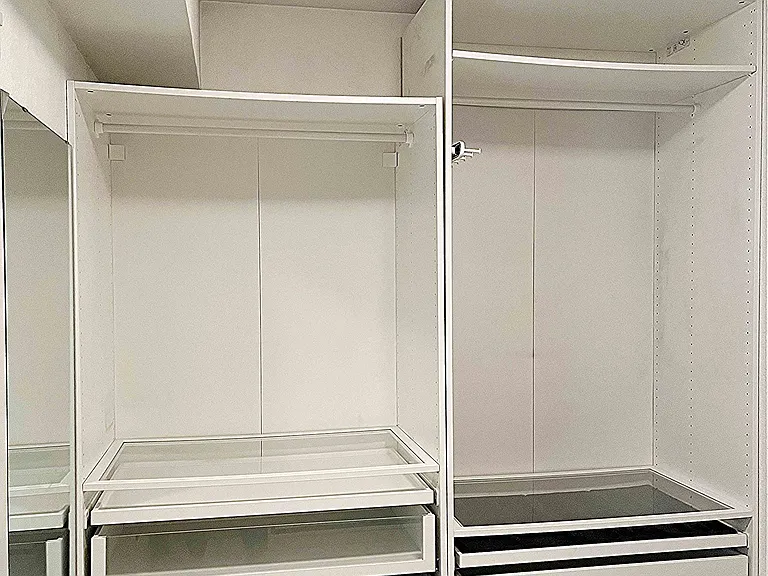 Hers Shelving