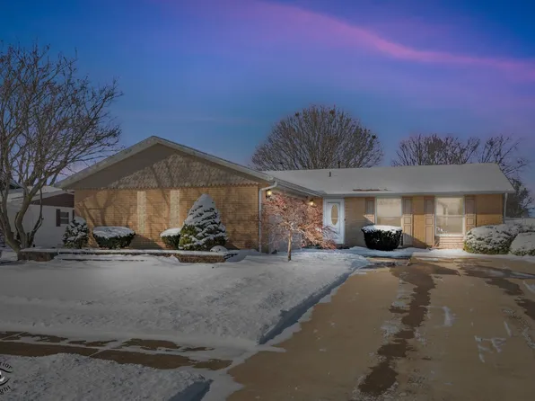 817 Stonewall Dr, Bourbonnais, IL 60914