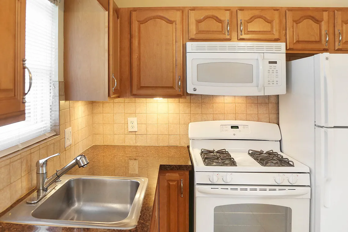 Brookview Manor Apartments, LLC — Photo 2