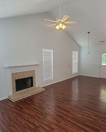 5th image of 3911 Wakefield Dr
