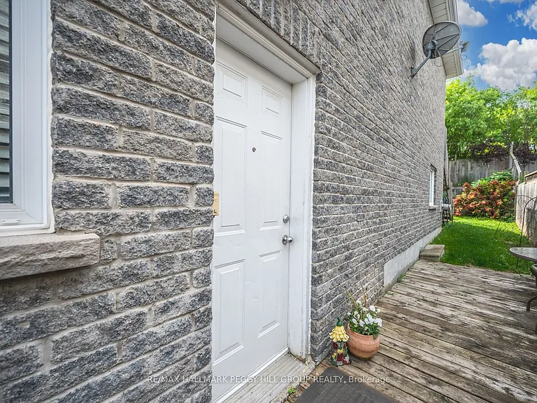 65 Jessica Dr #LOWER — Photo 7