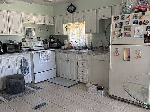 4th image of 810 8th St Lot 22