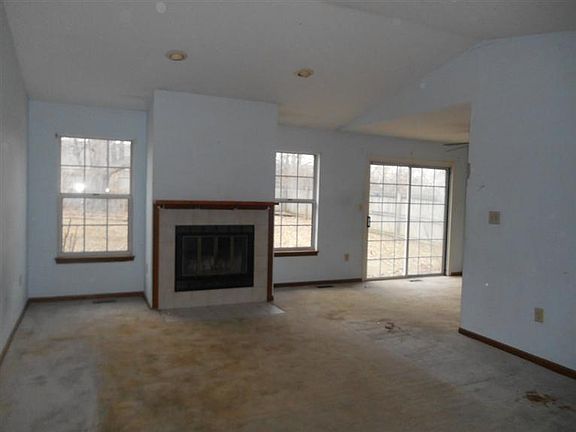 2nd image of 250 Woodsdale Dr
