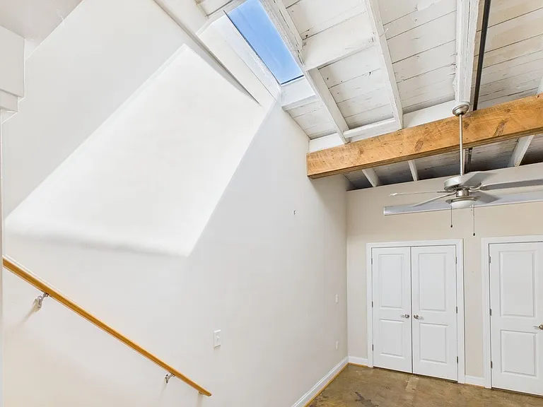 1710 E Franklin St — Photo 64