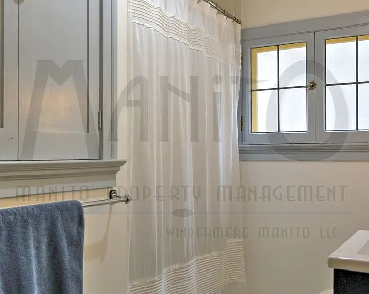 3321 N Columbia Cir — Photo 30