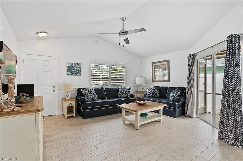 3 bed, 2.0 bath, 1198 sqft, $8,500 — Photo 1