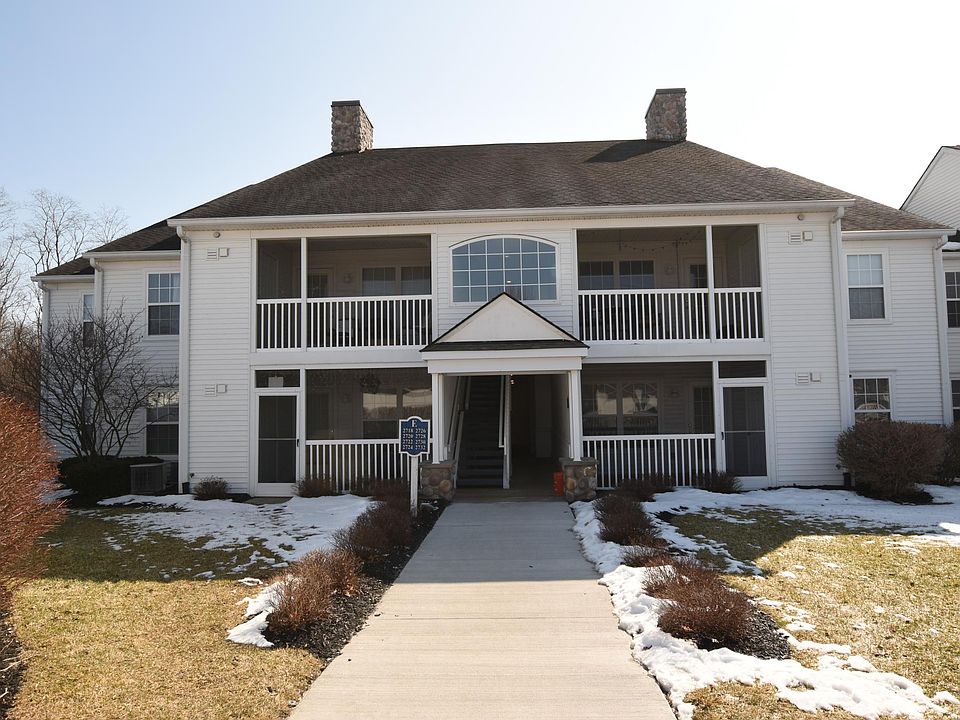 1st image of 2720 S Knightsbridge Cir